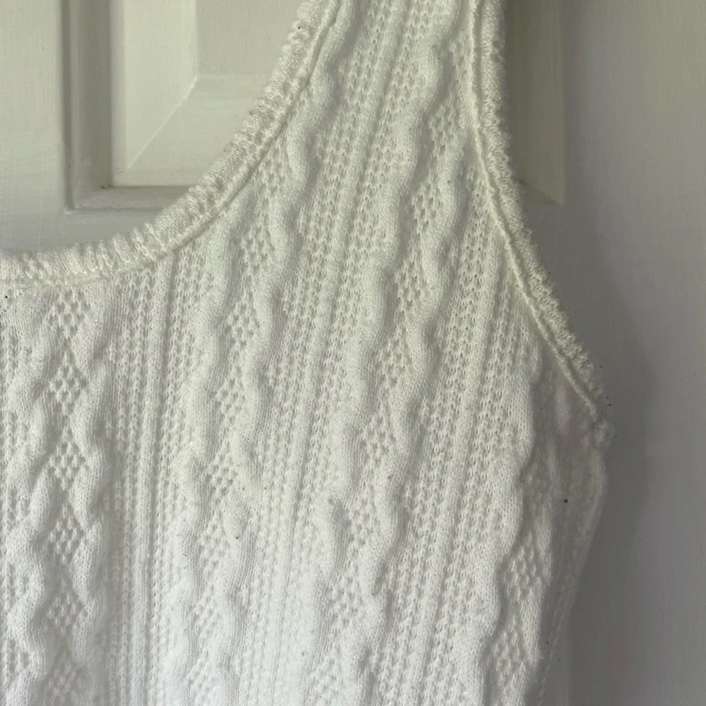 Forever 21 White Textured Cropped Tank Top Size L - Picture 2 of 7